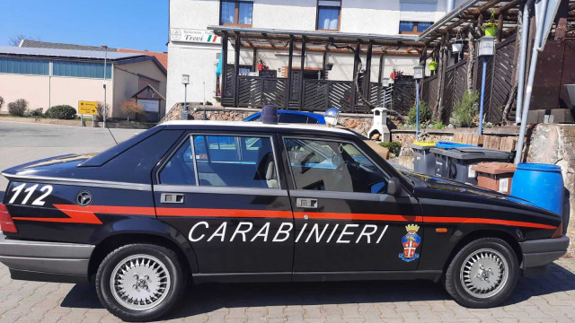 Alfa Romeo 75 1.8 IE Carabinieri Seitenansicht